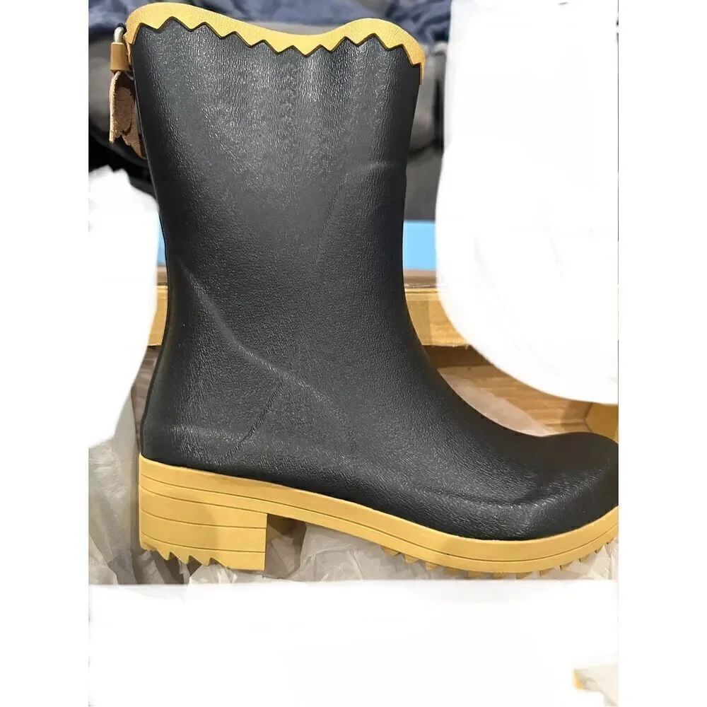 Sanita NEW size 35 (US 4) black/yellow rain boots